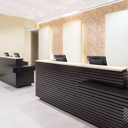 Courtyard By Marriott Kingston, Jamaica Hotell Exteriör bild