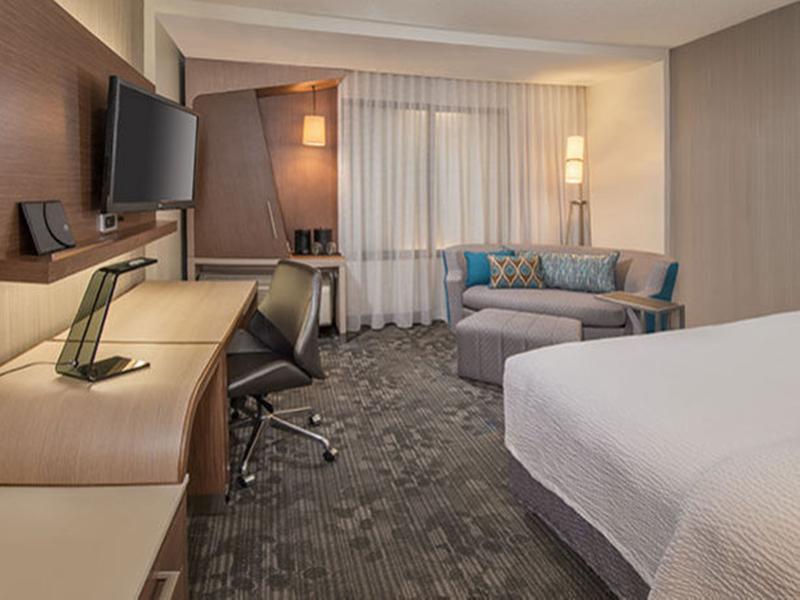 Courtyard By Marriott Kingston, Jamaica Hotell Exteriör bild
