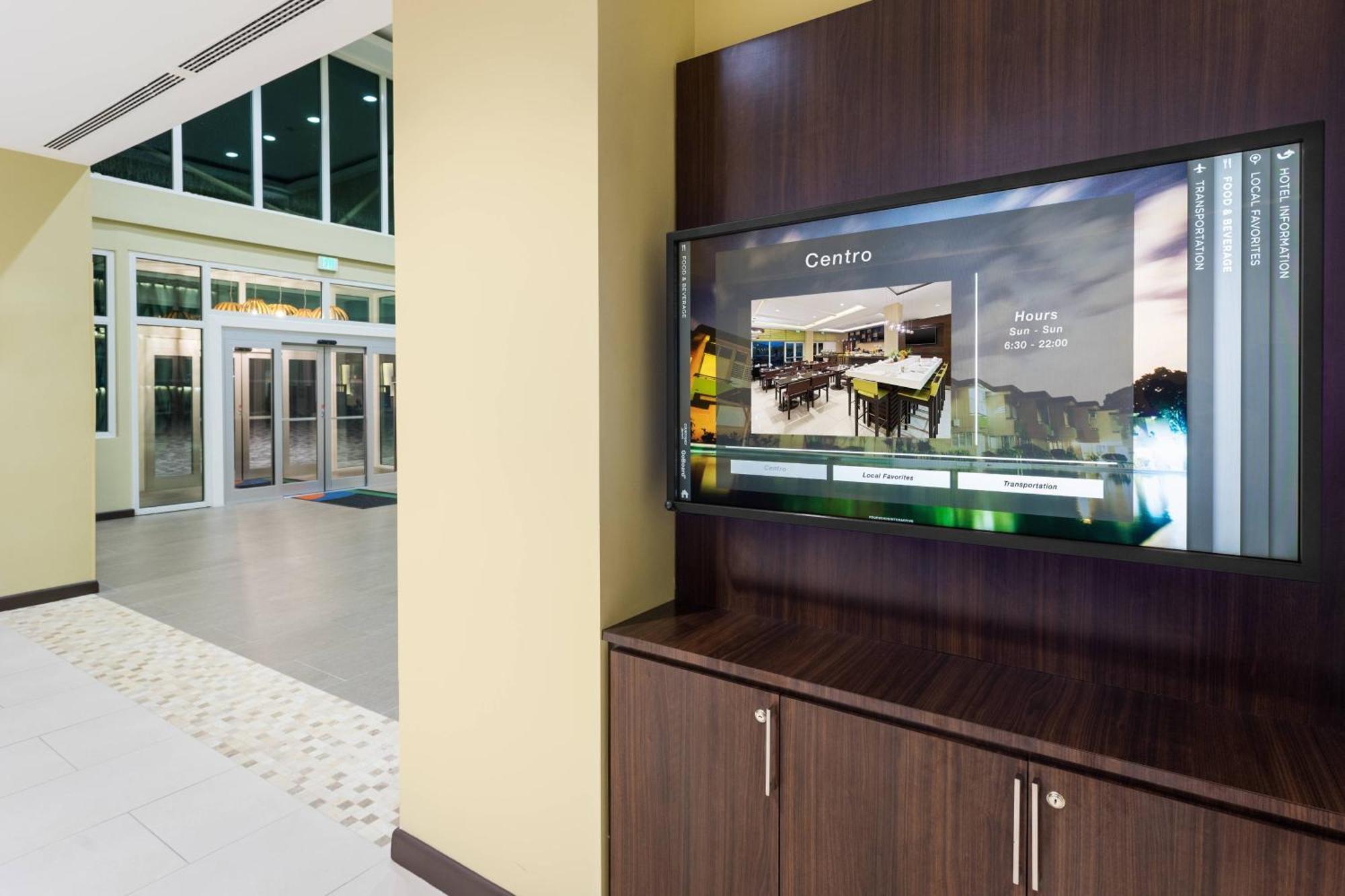 Courtyard By Marriott Kingston, Jamaica Hotell Exteriör bild