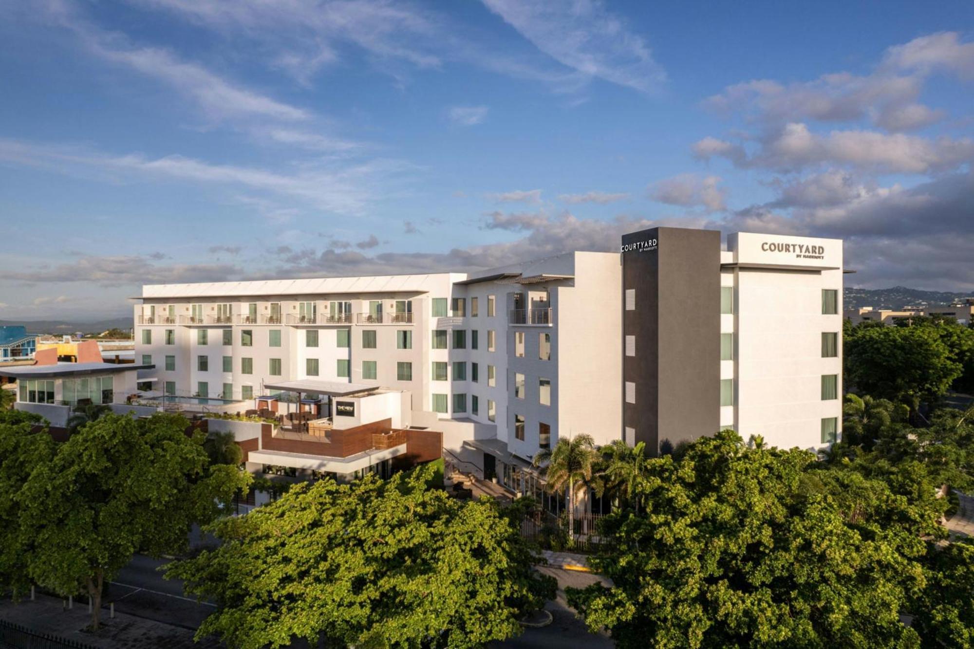 Courtyard By Marriott Kingston, Jamaica Hotell Exteriör bild