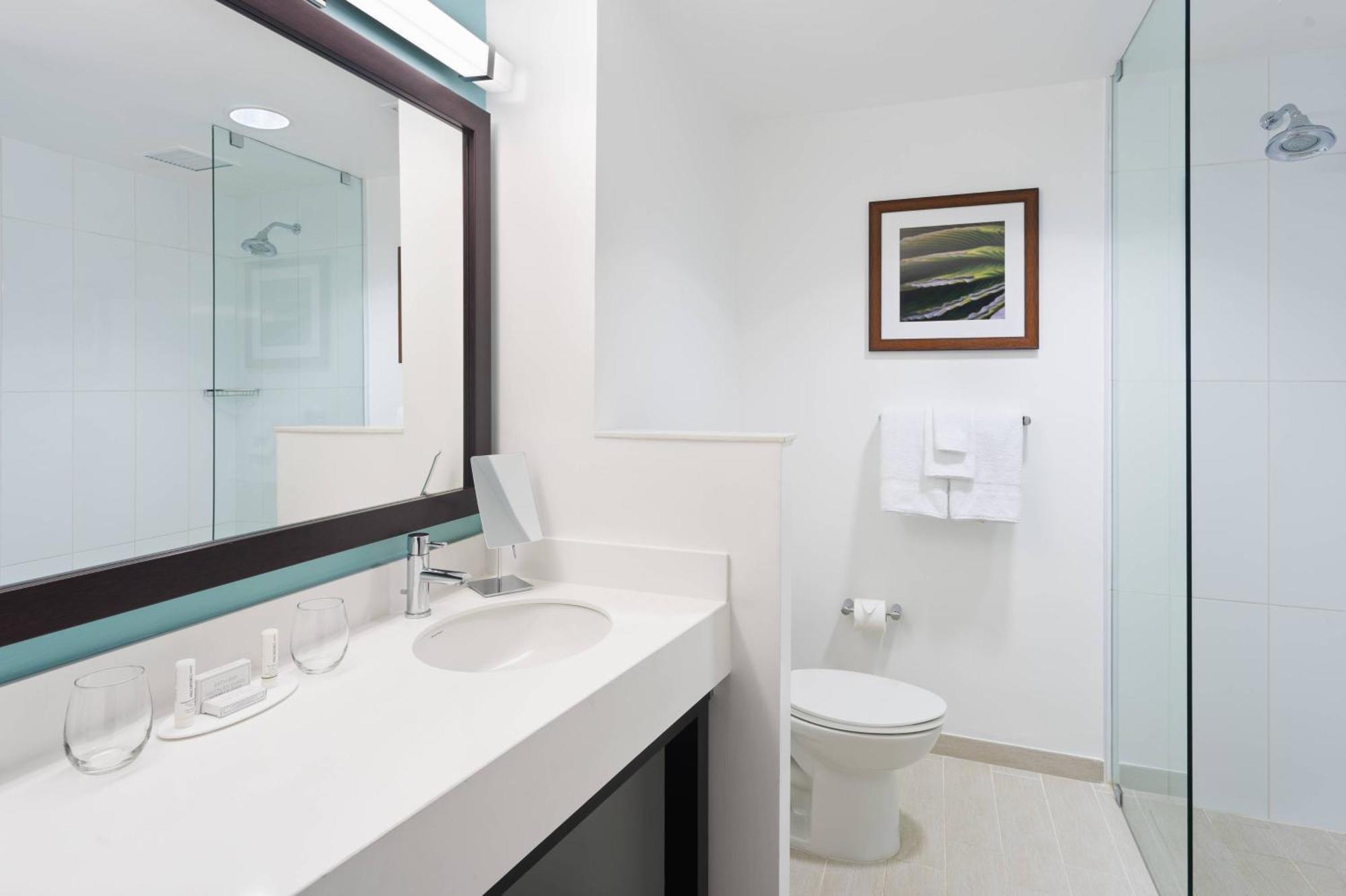 Courtyard By Marriott Kingston, Jamaica Hotell Exteriör bild