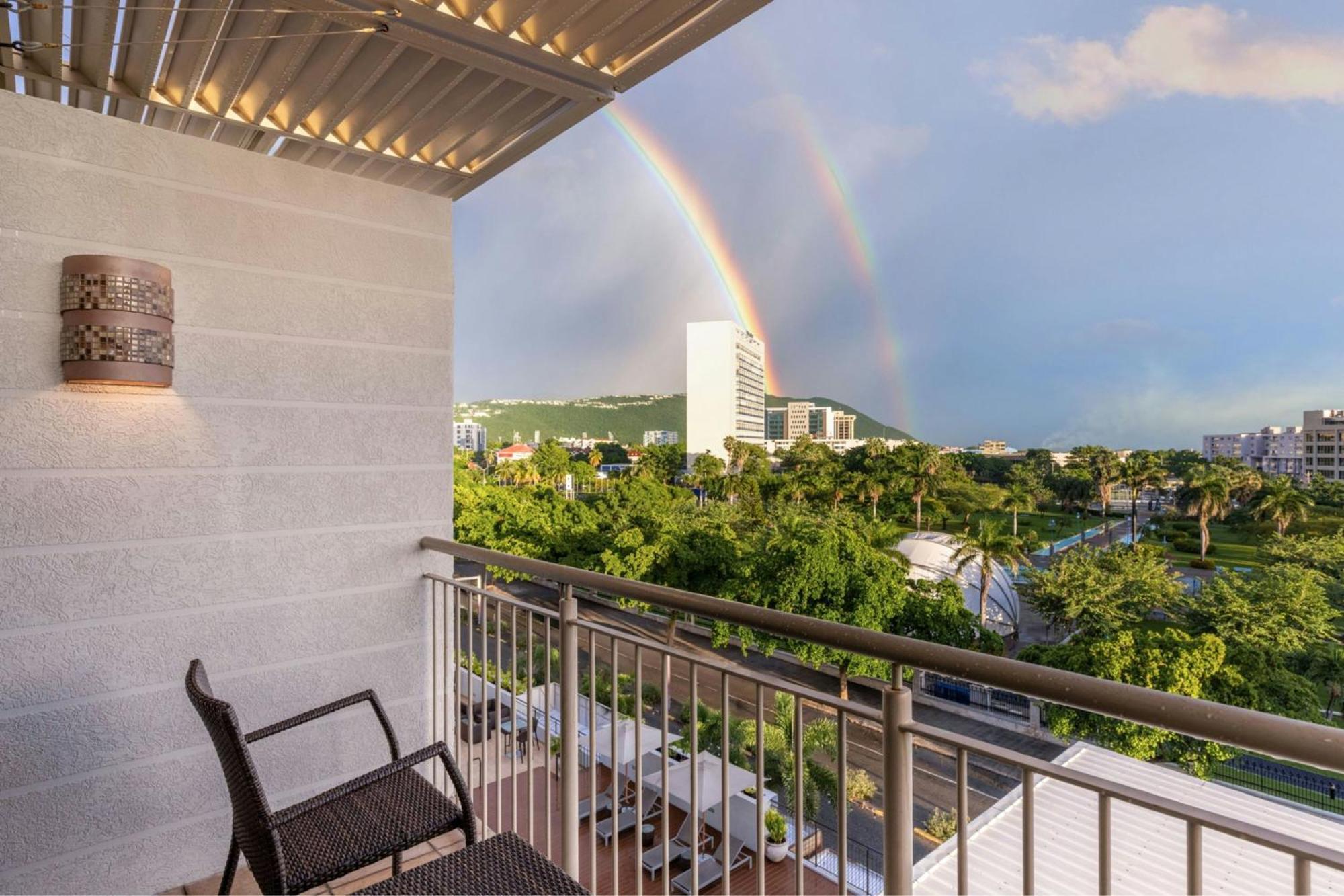 Courtyard By Marriott Kingston, Jamaica Hotell Exteriör bild