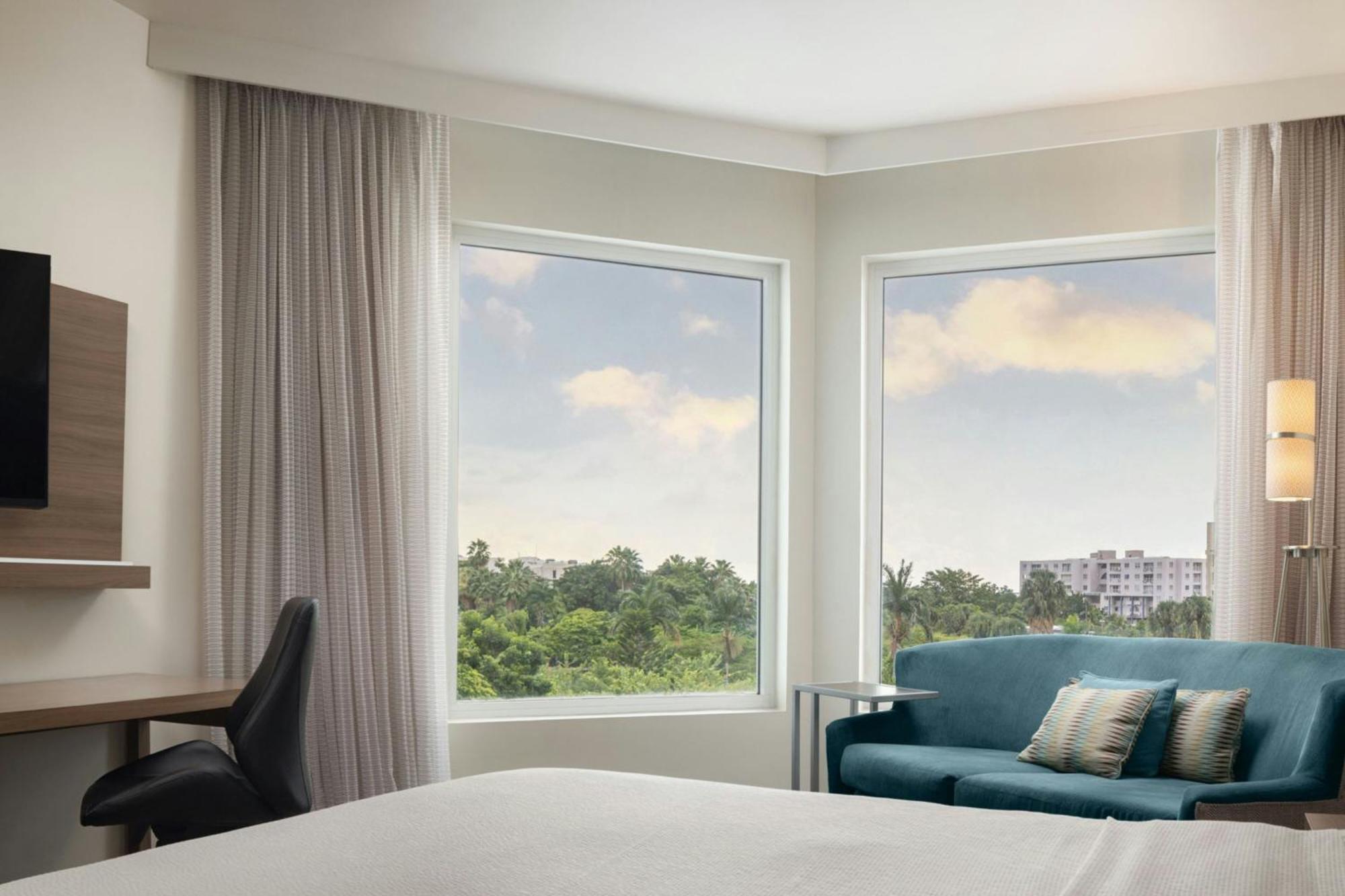 Courtyard By Marriott Kingston, Jamaica Hotell Exteriör bild