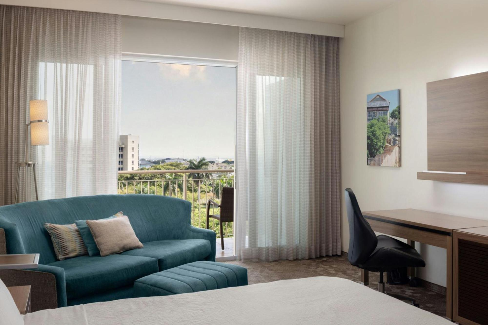 Courtyard By Marriott Kingston, Jamaica Hotell Exteriör bild